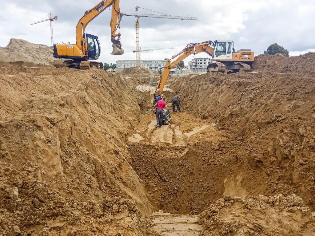 Prace terenowe wykopy Instbud